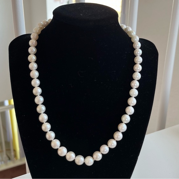 Akoya 18” Pearl Necklace - Picture 2 of 12
